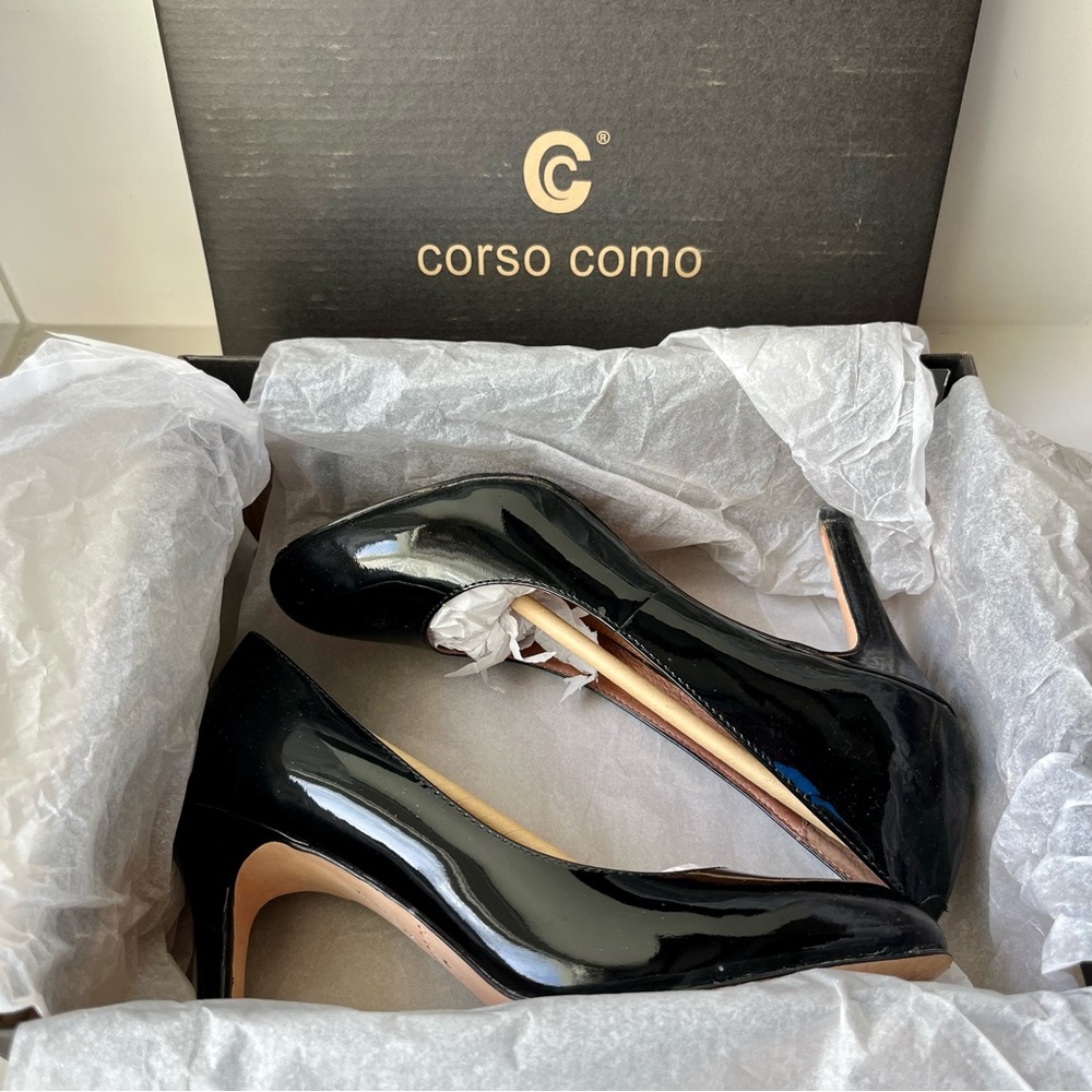 Corso Como Black Patent Leather Pump Heels - Picture 5 of 6